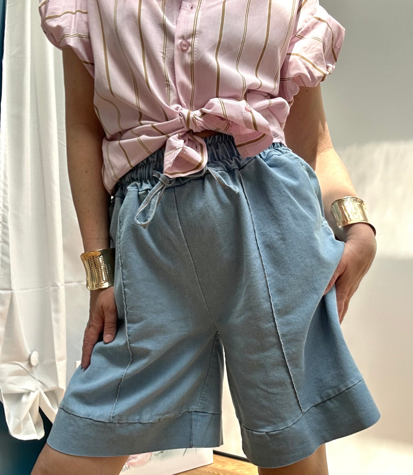 SHORT COSTANZA